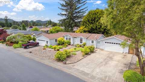 221 Lakeland DR, Lakeside, OR 97449