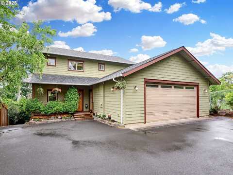 111 5th ST, Silverton, OR 97381