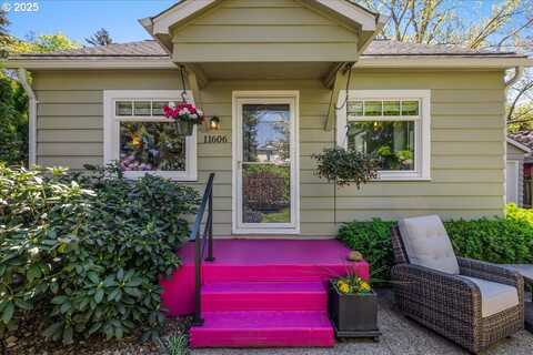 11606 SE WASHINGTON ST, Portland, OR 97216