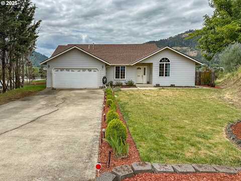 142 NE STEVENSON CT, Myrtle Creek, OR 97457