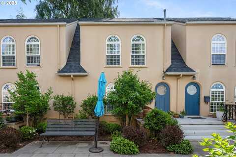 909 NE BRAZEE ST, Portland, OR 97212