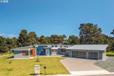 760 CARTER ST, Bandon, OR 97411