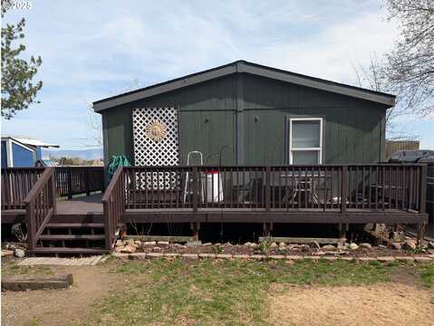 1809 26TH ST, La Grande, OR 97850