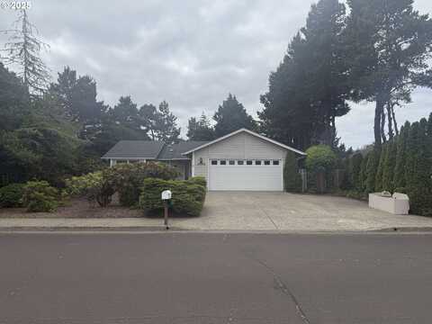 2040 40TH ST, Florence, OR 97439