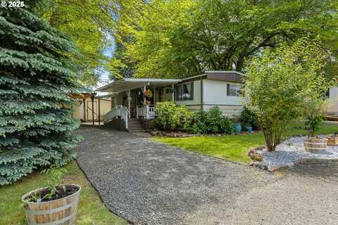 111 SHARWAY LN, Winston, OR 97496