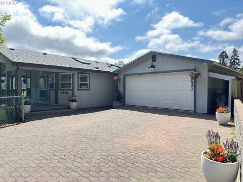 222 NW MERCY HILLS DR, Roseburg, OR 97471