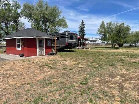 501 CLAIRMONT ST, Wallowa, OR 97885