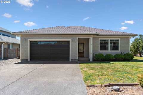 847 CARTER ST, Bandon, OR 97411