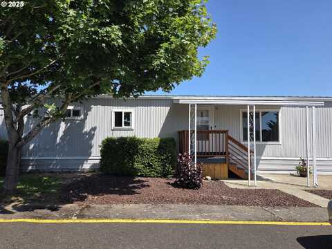 2902 E 2ND ST, Newberg, OR 97132