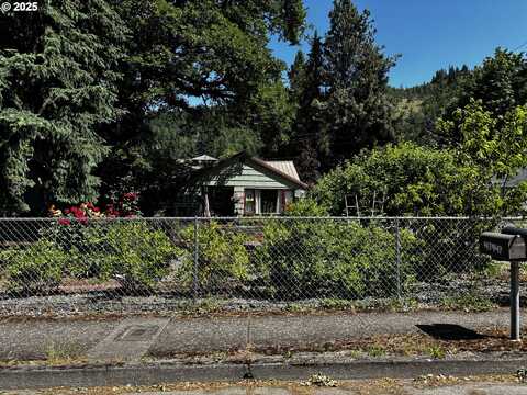 47947 COMMERCIAL ST, Oakridge, OR 97463