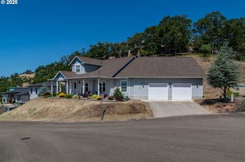1926 WAREWOOD TERRACE CT, Roseburg, OR 97471