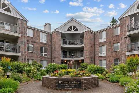 15420 NE KNOTT ST, Portland, OR 97230