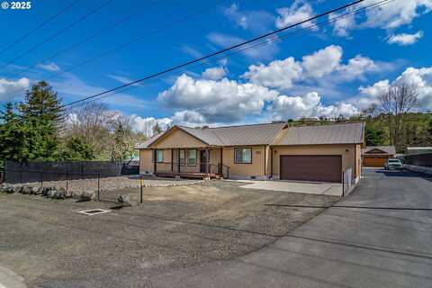 5135 GRANGE RD, Roseburg, OR 97471