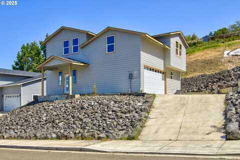 1030 FOREST HEIGHTS ST, Sutherlin, OR 97479