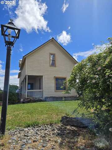 322 NW 2ND ST, Goldendale, WA 98620