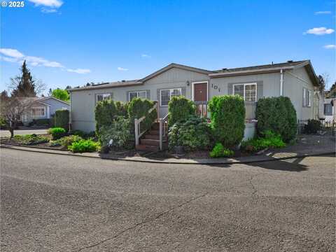 10400 SE COOK CT, Milwaukie, OR 97222