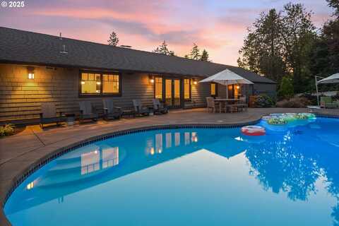 17900 CRESTLINE DR, Lake Oswego, OR 97034