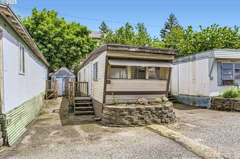 10852 SE STARK ST, Portland, OR 97216