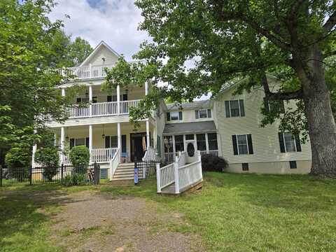 6733 Floyd Hwy S, Willis, VA 24380
