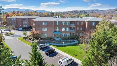 3040 Mcvitty Forest DR, Roanoke, VA 24018