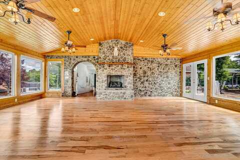 581 Ben Annie RD, Gretna, VA 24557