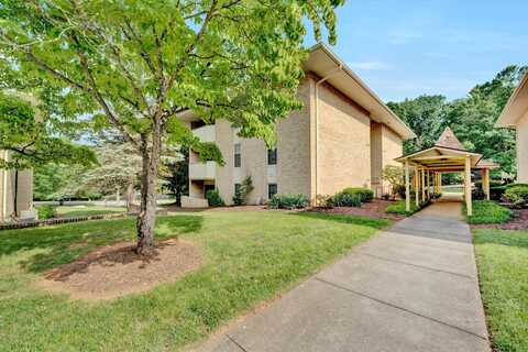 5260 Crossbow CIR, Roanoke, VA 24018