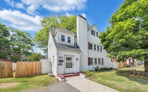 2918 10th ST NW, Roanoke, VA 24012