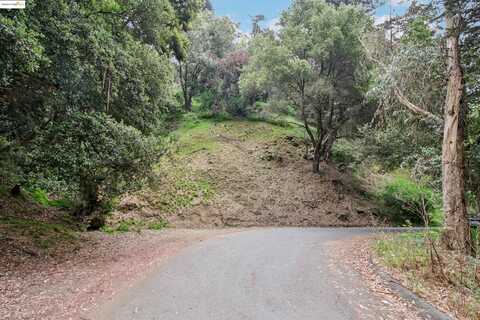 Girvin Dr, Oakland, CA 94603
