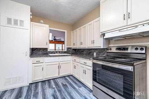310 N Van Buren St, San Angelo, TX 76901