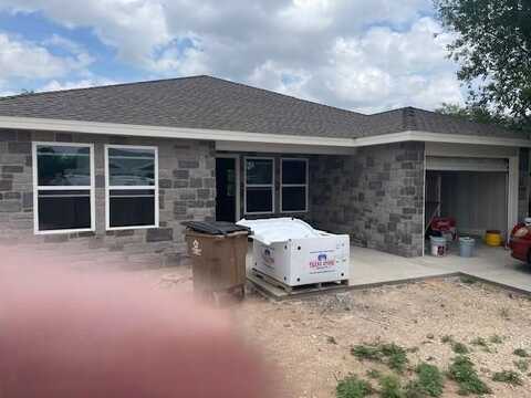 640 W Ave Y, San Angelo, TX 76903