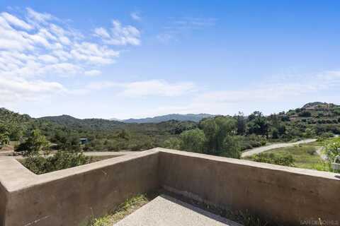 27615 Alps Ln, Escondido, CA 92026