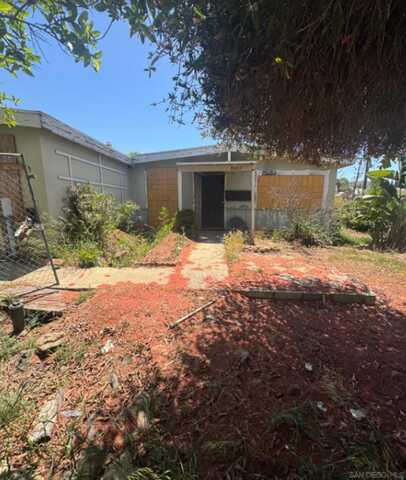8603 Eileen St, Spring Valley, CA 91977
