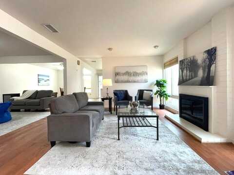 817 Caminito Del Reposo, Carlsbad, CA 92011