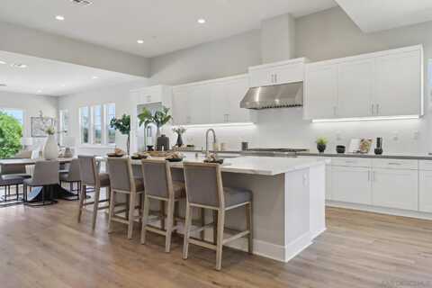 15123 Larchmont St, Poway, CA 92064