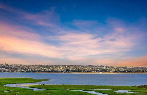 3833 Lamont St, San Diego, CA 92109