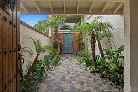 8206 Caminito Lacayo, La Jolla, CA 92037