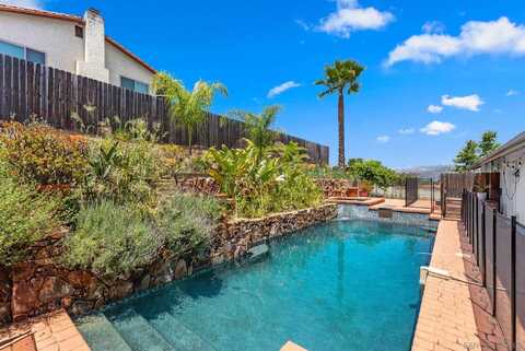 925 Moody Dr, Escondido, CA 92027