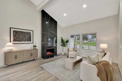 349 N Willowspring Dr, Encinitas, CA 92024