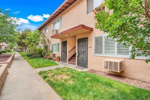9731 Winter Gardens Dr, Lakeside, CA 92040
