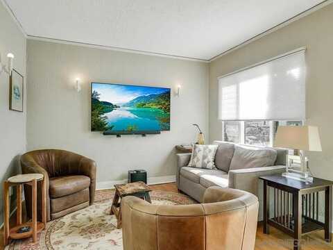 938 C Avenue, Coronado, CA 92118