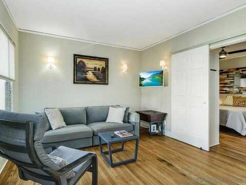 952 C Avenue, Coronado, CA 92118