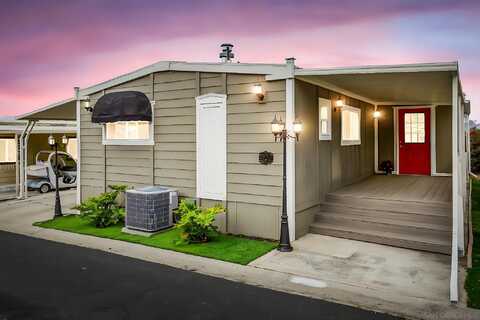1815 Sweetwater Rd, Spring Valley, CA 91977