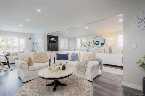 157 Horizon Ln, Oceanside, CA 92056