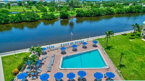 18 Colonial Club Drive, Boynton Beach, FL 33435