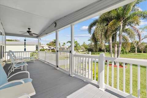 6877 SE Delegate Street, Hobe Sound, FL 33455