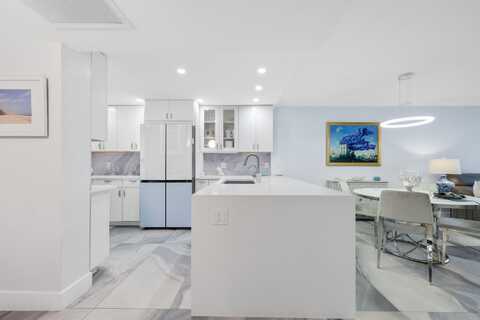12 Royal Palm Way, Boca Raton, FL 33432
