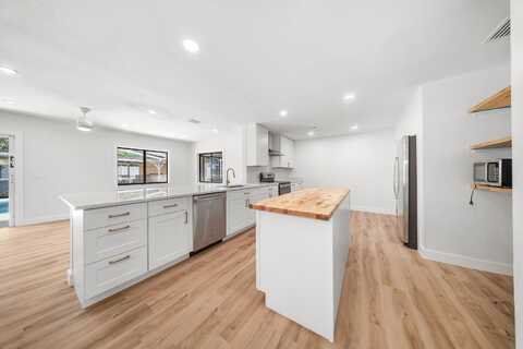 948 Canal Circle, Sebastian, FL 32958