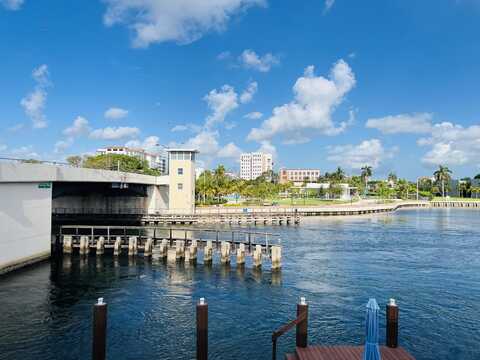 55 NE Spanish Trail, Boca Raton, FL 33432