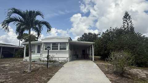 7690 SE Eagle Avenue, Hobe Sound, FL 33455