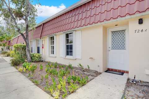 724 Nantucket Circle, Lake Worth, FL 33467